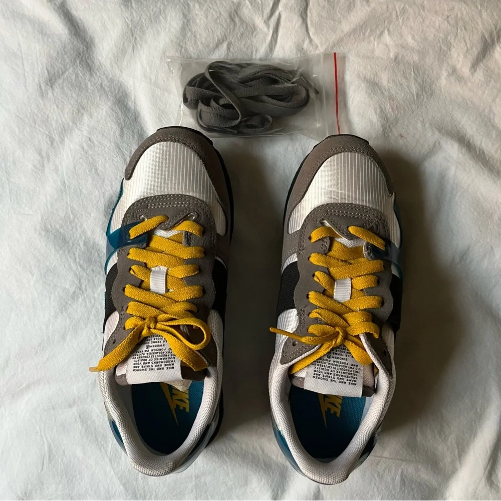 Nike V- Love O.X. - Picture 7 of 7